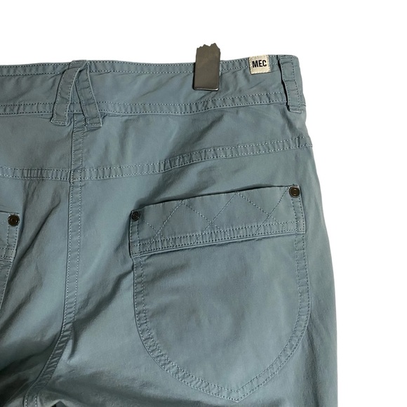 MEC Women's Light Blue Capris Hiking Pant - Picture 9 of 10